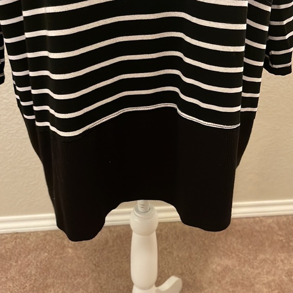 Women’s Zim & Zoe Black/White Striped Shirt Size 22/24 - Picture 4 of 8
